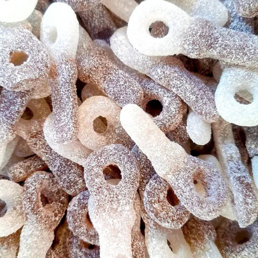 Schwedische saure Cola-Napp-Bonbons – süße und spritzige Gummibärchen mit Cola-Geschmack, authentischer schwedischer Leckerbissen für Süßigkeitenliebhaber